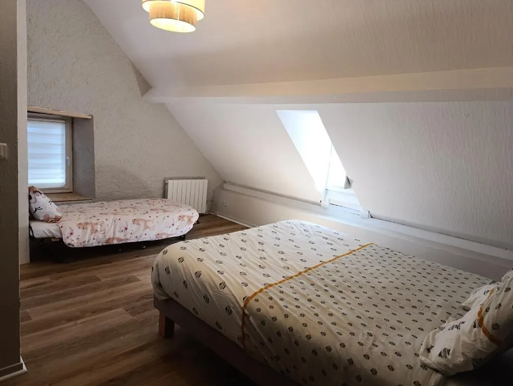 Semesterbostad La Maisonnette Lugagnan